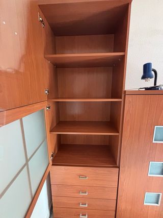 Mueble modular madera con cristal y de regalo mesa