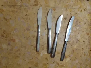 Set de 150caauchillos de mesa