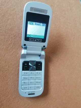 Teléfono Móvil Alcatel Colección Gris