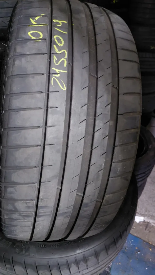 Neumático 245/40/19