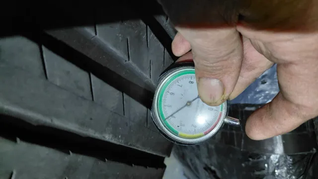 Neumático 245/40/19