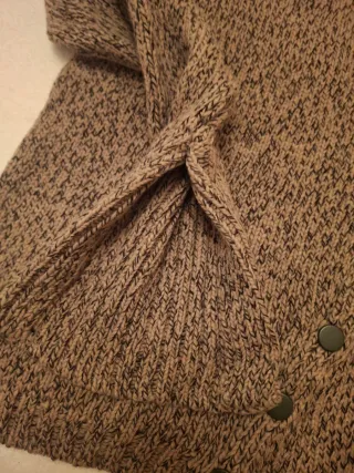 Jersey jaspeado marrón con botones