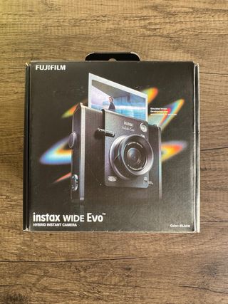 Cámara instantánea Fujifilm Instax wide evo -Nueva