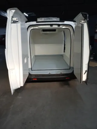 Nissan NV200 2018 congelación