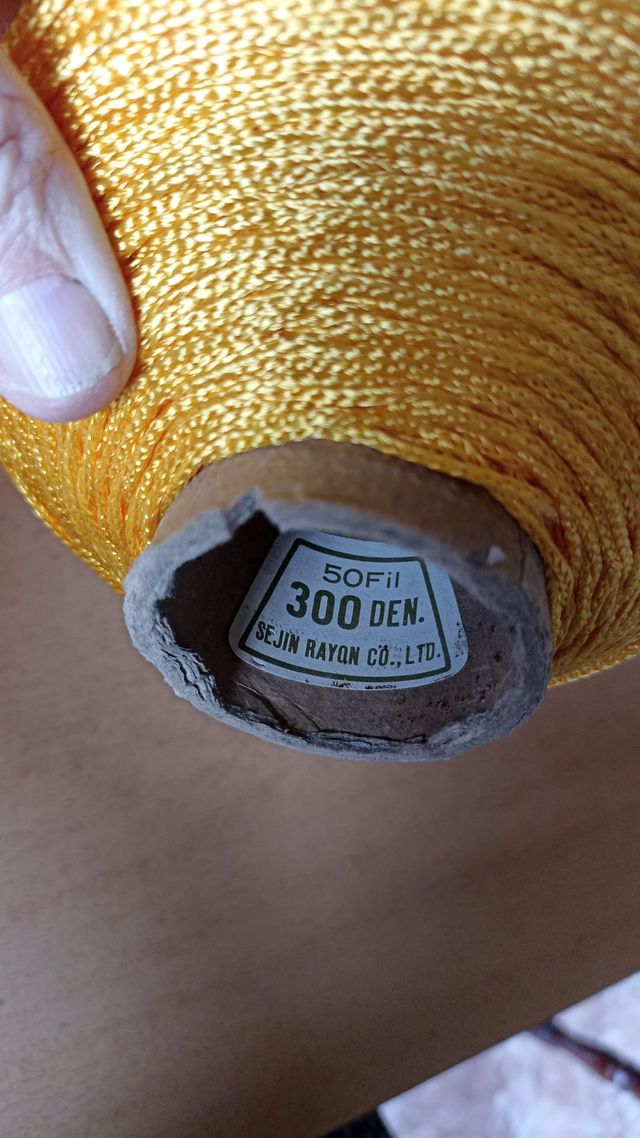 Lote de dos rollos de cordel amarillo-oro