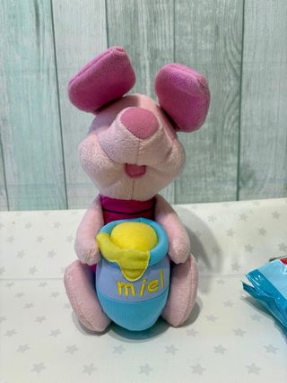 Peluche Piglet Winnie The Pooh con tarro miel