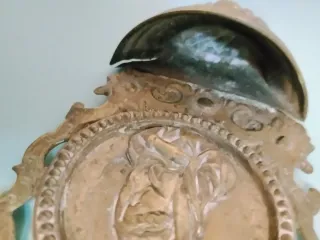 Acquasantiera in metallo