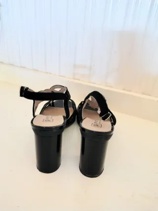 Sandalias Pitillos Tacón Negro Cuero