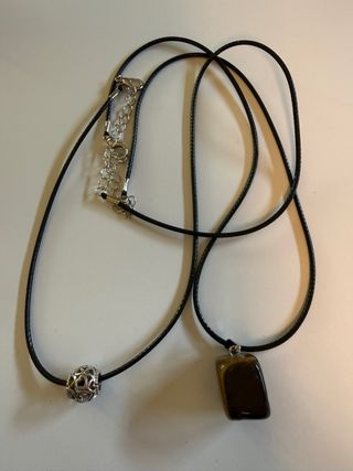 Colgante Piedra Marrón y Abalorio Plata