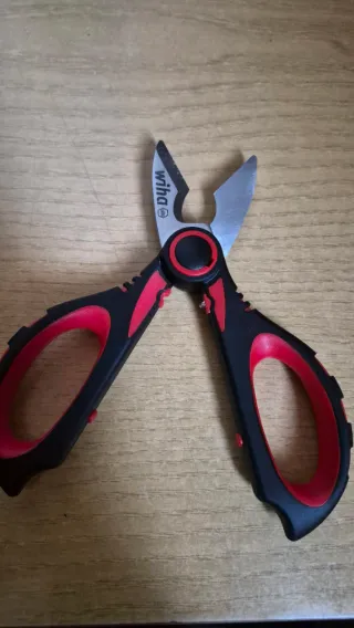 Tijeras electricista Wiha 4 en 1