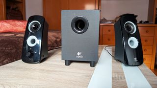 Altavoces Logitech Z323 2.1 con Subwoofer