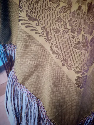 Manton Regional baturra color caramelo