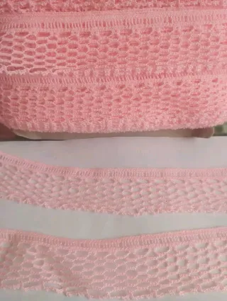 Entredós de encaje rosa