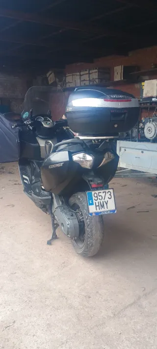 Vendo moto BMW c650gt.