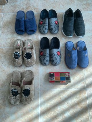 Lote de zapatillas y cartera