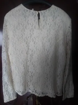 Blusa de encaje manga larga