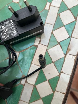 Adaptador AC-DC NETGEAR 12V 2A