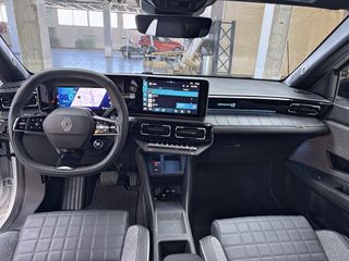 RENAULT Renault 4 E-Tech eléctrico iconic 110 kW