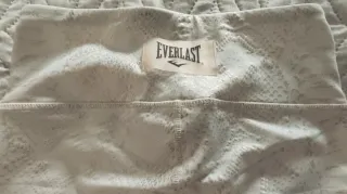 Conjunto deportivo "Everlast"  mujer oro y blanco
