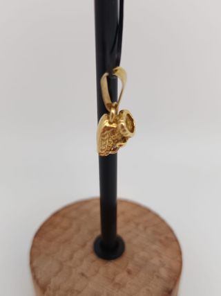 J-0782 Colgante patuco bebé 18K