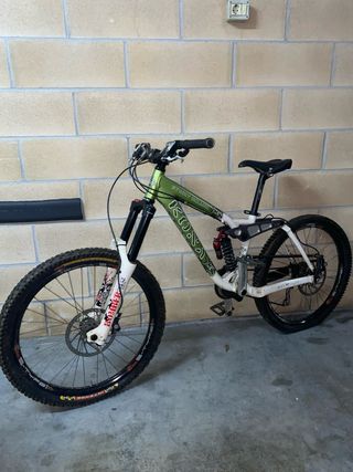 Kona Stinky Deluxe talla S