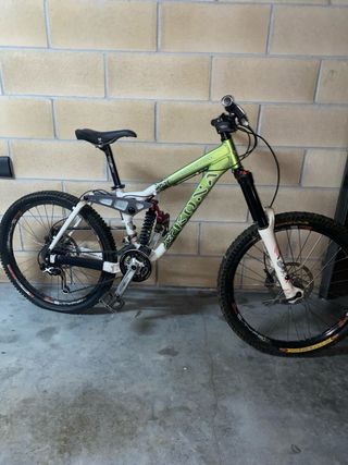 Kona Stinky Deluxe talla S