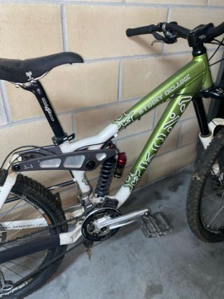 Kona Stinky Deluxe talla S