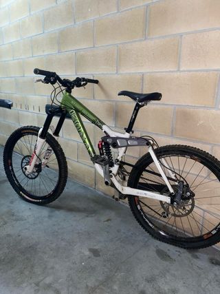 Kona Stinky Deluxe talla S