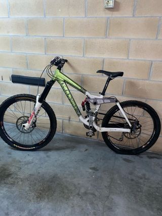 Kona Stinky Deluxe talla S