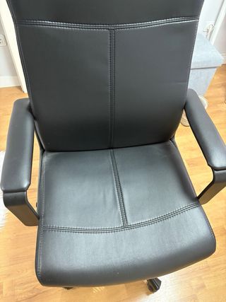 Silla de escritorio negra