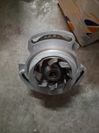 Bomba de agua VW Polo Golf MK1 MK2 1.3