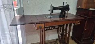 Máquina de coser Alfa clásica, antigua, vintage
