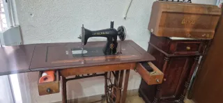 Máquina de coser Alfa clásica, antigua, vintage