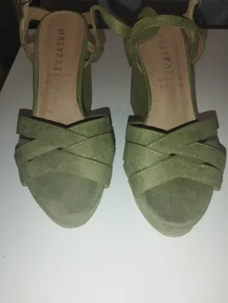 Sandalias de tacón verde talla 37 ,puestas una vez