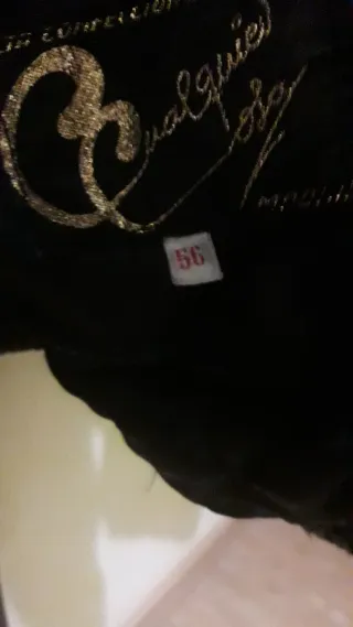 Cazadora de cuero negra