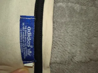 Camiseta Adidas beige chico