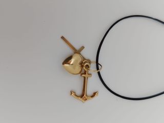 J-0784 Colgante Cruz, Ancla y Corazón 18K