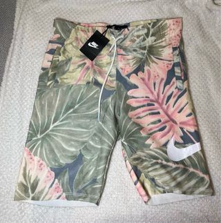 Pantalones cortos Nike M nuevos con etiqueta