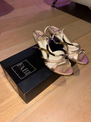 Sandali estivi eleganti cerimonia dorati tacco bas