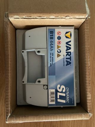 Batería Coche VARTA B18 44Ah 440A