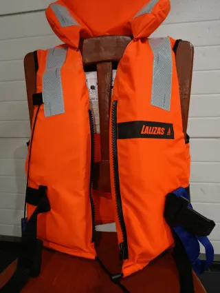 Chalecos salvavidas naranja