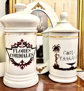 2 Botes Farmacia Porcelana Antiguos