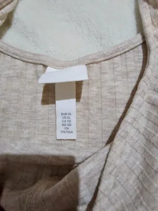 Crop top beige talla única