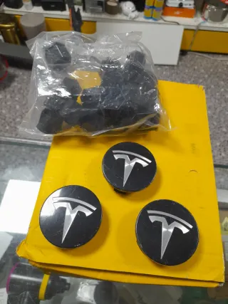 Kit Tapas Rueda Tesla