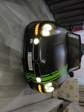 Coche de juguete BMW Z8 Batería