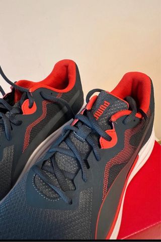 Zapatillas Puma Hombre Gris y Rojo
