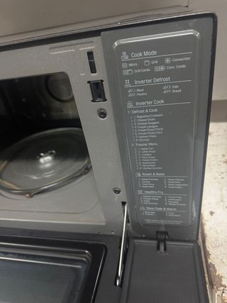 Microondas LG Negro de 39 litros segunda mano