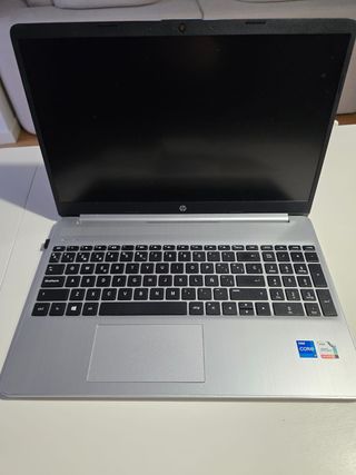 Portátil HP 17” i7 / 12 GB RAM / 512 GB SSD