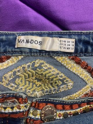 Chaqueta vaquera bordada mujer