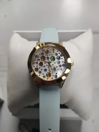 Reloj Guess Dorado Multicolor NUEVO